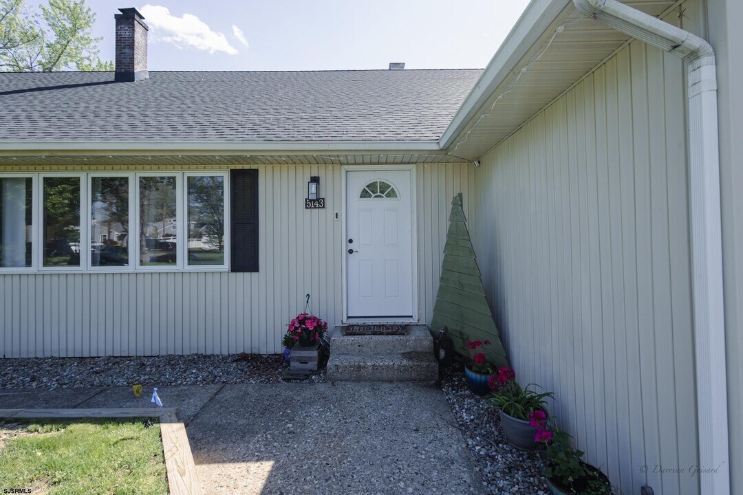 5143 Venice Ave in Hammonton, NJ - Building Photo