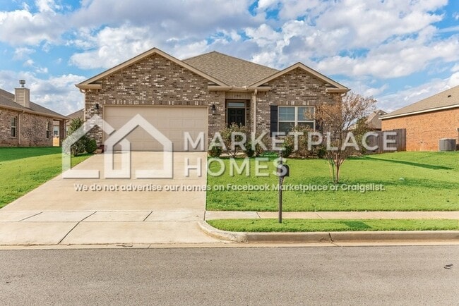 property at 15995 Glenncrest Ln