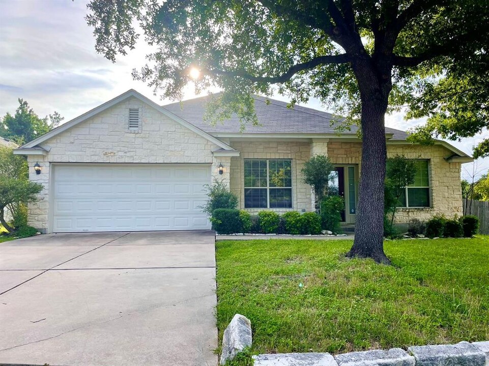 3922 Stonehenge Path in Round Rock, TX - Building Photo