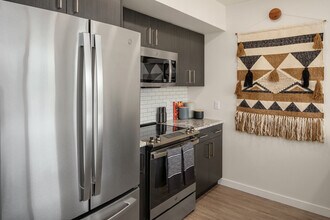 Broadstone Vin in Seattle, WA - Building Photo - Building Photo