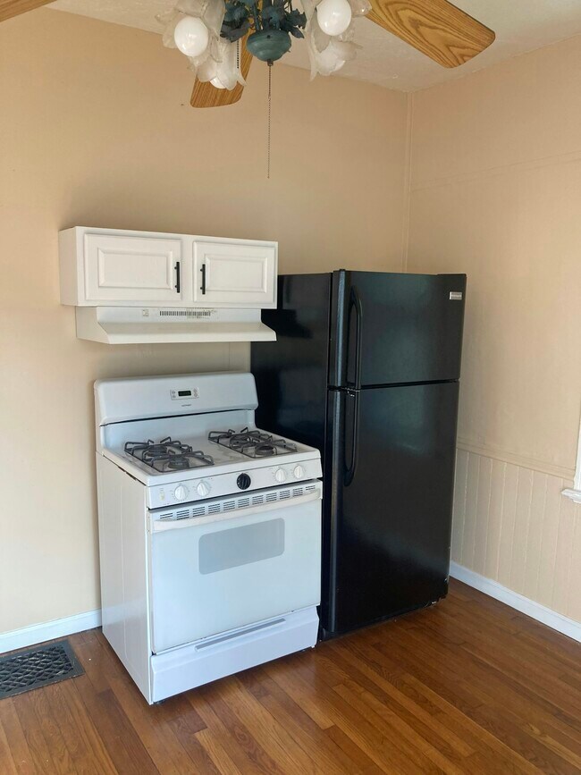 1316 4th Ave in Beaver Falls, PA - Building Photo - Building Photo