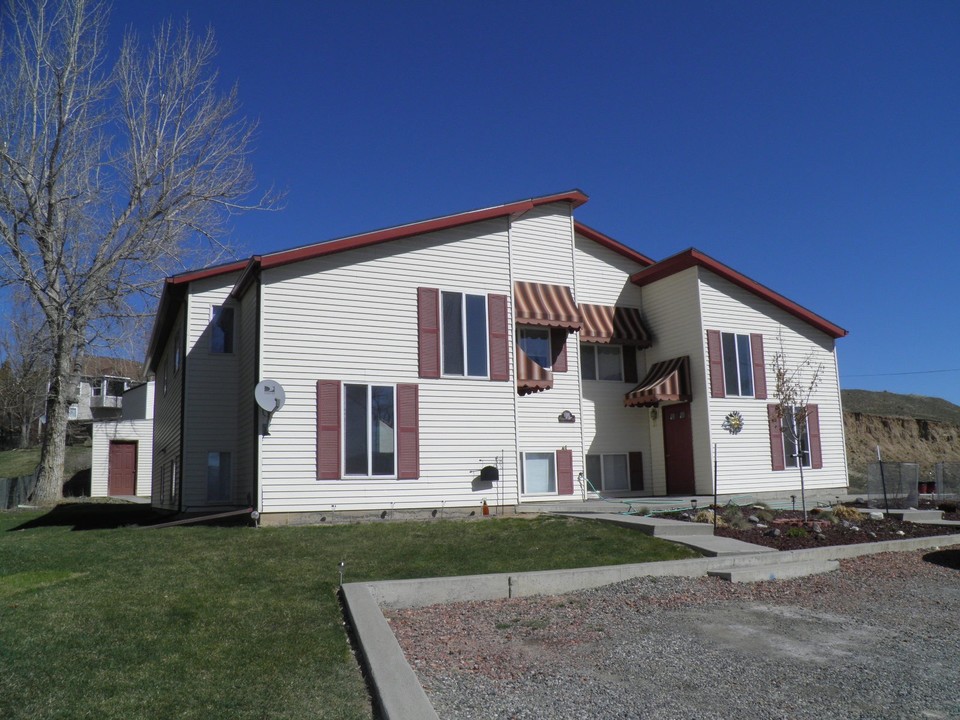 1118 Canyon Hills Rd in Thermopolis, WY - Building Photo