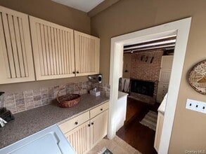 225 Christian Ave in Stony Brook, NY - Building Photo - Building Photo