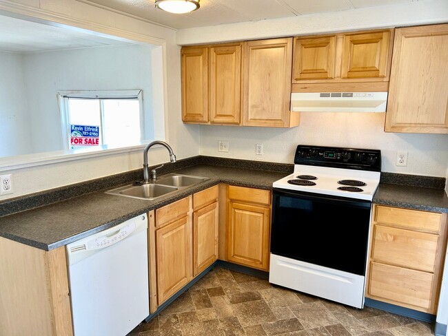 9499 Brayton Dr in Anchorage, AK - Building Photo - Building Photo