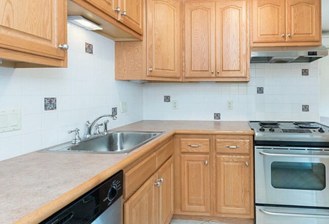 66 Pinckney St, Unit 63-5