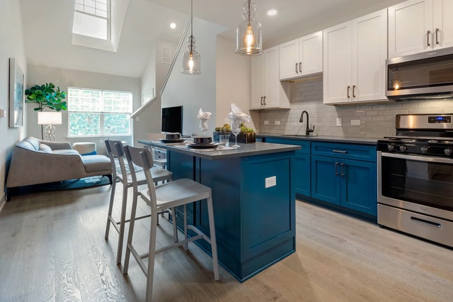 New Bridge Crossing in River Edge, NJ - Building Photo - Building Photo