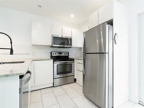 3621 NE 11th Ave in Oakland Park, FL - Building Photo - Building Photo