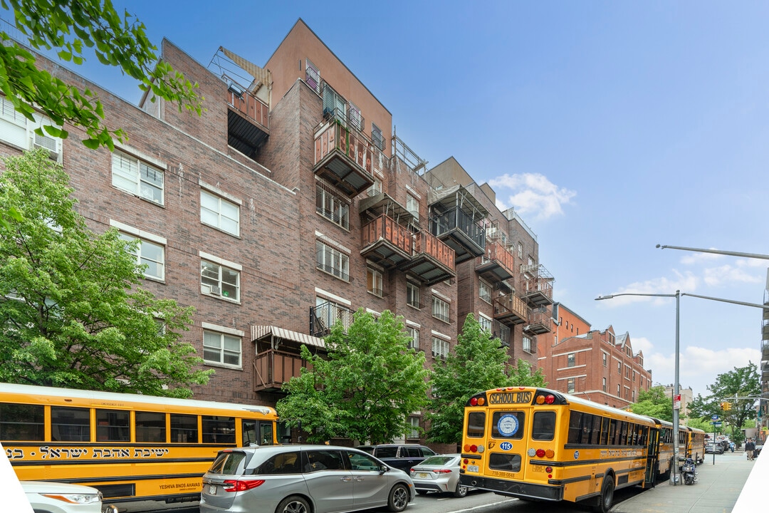 9 Franklin Ave in Brooklyn, NY - Building Photo