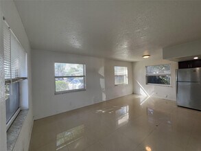 1275 SW 36th Ave in Fort Lauderdale, FL - Building Photo - Building Photo