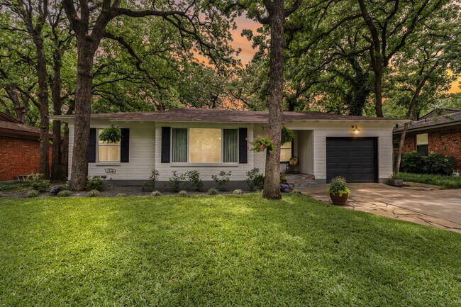 1404 Bluebonnet Trail