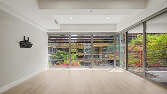 7147 E Rancho Vista Dr in Scottsdale, AZ - Building Photo