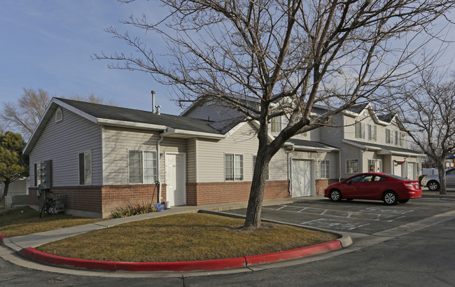 Compass Townhomes in West Valley City, UT - Building Photo - Building Photo