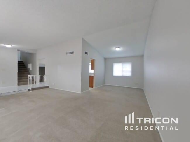 5212 N 69th Ave in Glendale, AZ - Foto de edificio - Building Photo