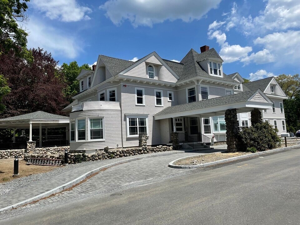 349 Winter St in Framingham, MA - Building Photo