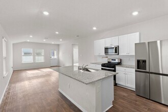 3303 Mission River, Unit 0550 in San Antonio, TX - Building Photo - Building Photo