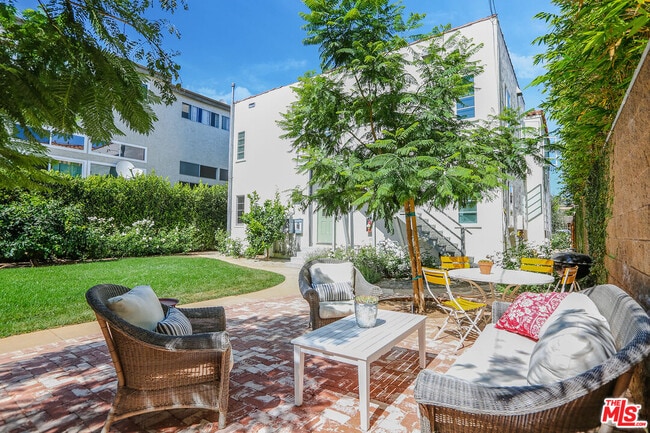 1020 10th St in Santa Monica, CA - Building Photo - Building Photo