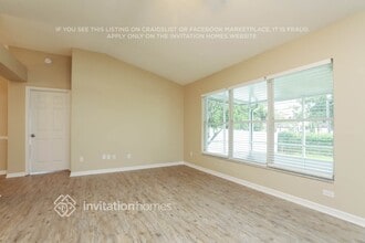 10908 Dearden Cir in Orlando, FL - Building Photo - Building Photo