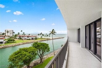 2318 Gulf Shore Blvd N in Naples, FL - Building Photo - Building Photo