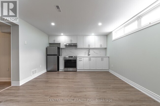 17 Alanadale Ave in Markham, ON - Building Photo - Building Photo