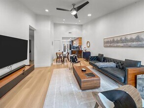 13704 Flagstone Ln in Dallas, TX - Building Photo - Building Photo