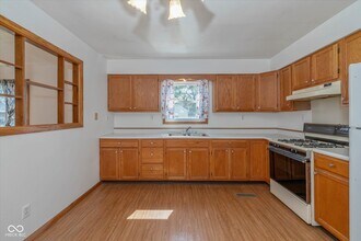 900 Yandes St in Franklin, IN - Building Photo - Building Photo