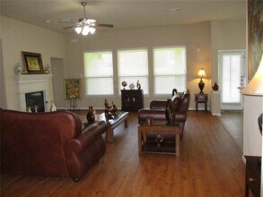 13203 Barons Cove Ln in Pearland, TX - Building Photo - Building Photo