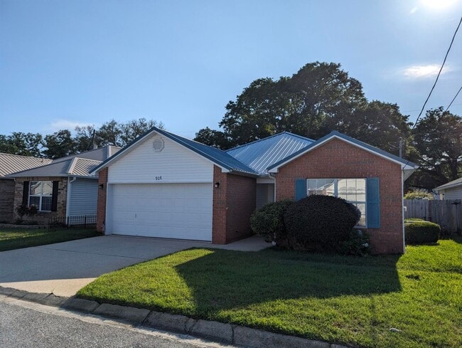 property at 906 Lauderhill Ln
