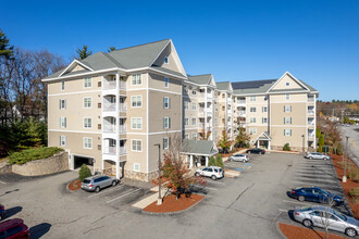 Village Green in Tewksbury, MA - Foto de edificio - Building Photo