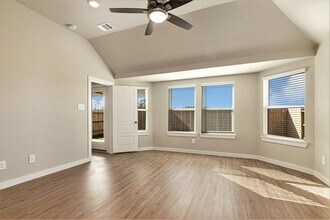 672 Roaring Fls Dr in Willis, TX - Building Photo - Building Photo