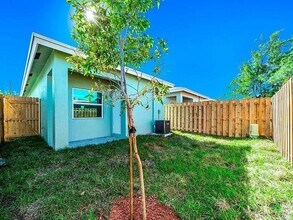 2714 Nokomis Ave in West Palm Beach, FL - Foto de edificio - Building Photo