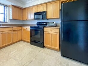 10000 Bay Harbor Terrace in Bay Harbor Islands, FL - Building Photo - Building Photo