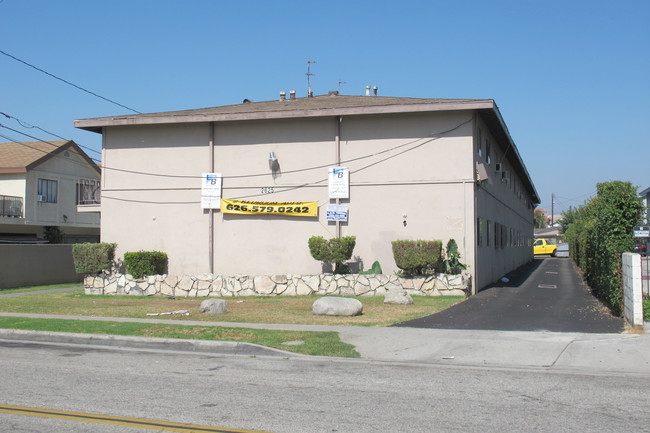 2625 Meeker Ave in El Monte, CA - Foto de edificio - Building Photo