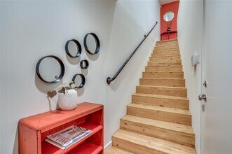 4241 Buena Vista St in Dallas, TX - Foto de edificio - Building Photo