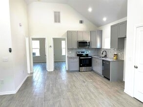 16602 E Forrestal St in Montgomery, TX - Building Photo - Building Photo