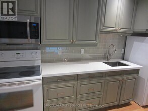 10-10 Elrose Rd in Brampton, ON - Building Photo - Building Photo
