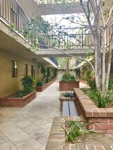 3709 Watseka Ave, Unit 309 in Los Angeles, CA - Building Photo - Building Photo