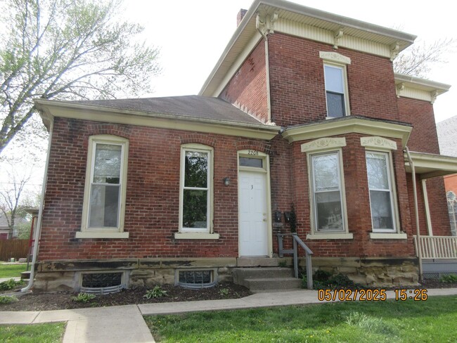 property at 203 W Dewald St