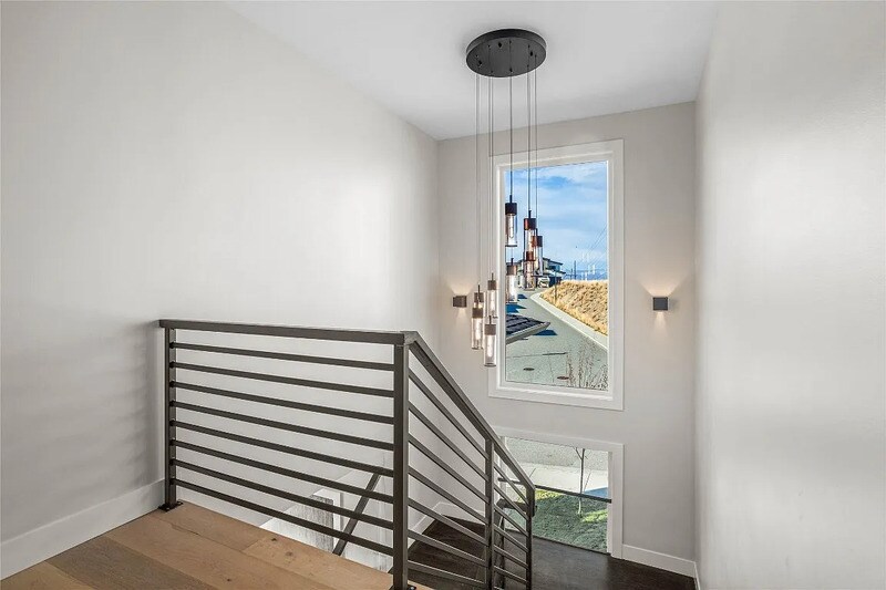 647 Carnoustie Dr in Kelowna, BC - Building Photo