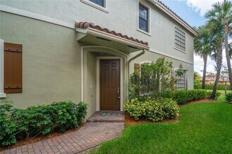 126 Riverwalk Cir E in Plantation, FL - Foto de edificio - Building Photo
