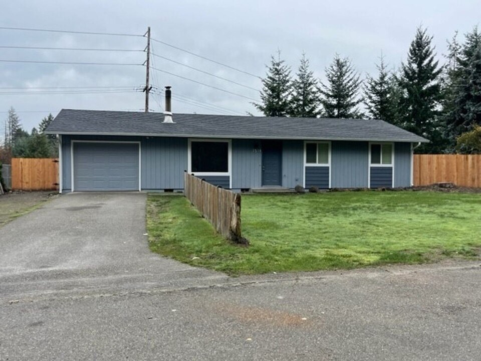 1514 Foxfire Dr SE in Olympia, WA - Building Photo
