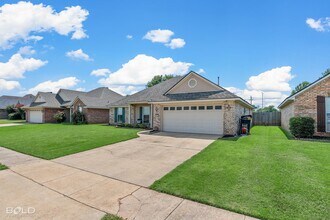 6008 Pampus Ln in Bossier City, LA - Building Photo - Building Photo