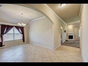 372 Pin Cushion Trail in Burleson, TX - Foto de edificio - Building Photo