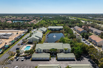 4945 Cougar Ct S in Naples, FL - Foto de edificio - Building Photo