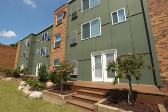 The Quarters East Lansing in East Lansing, MI - Foto de edificio - Building Photo