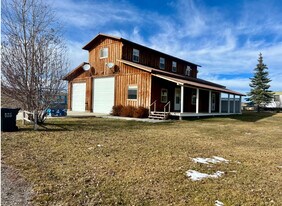 19 Spotted Horse Rd in Daniel, WY - Building Photo