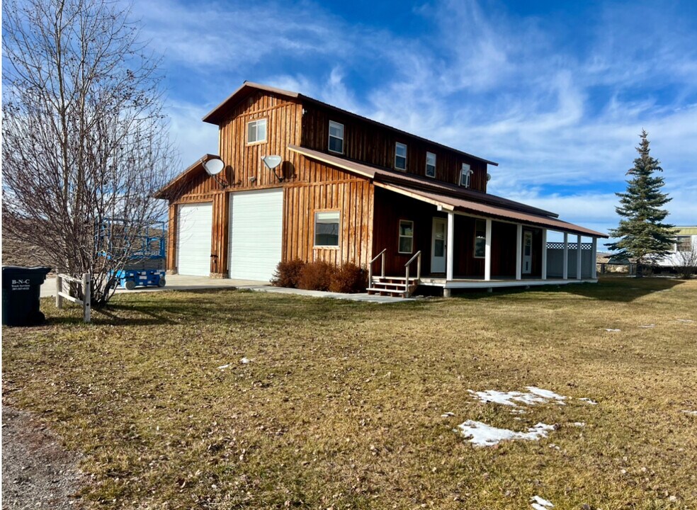 19 Spotted Horse Rd in Daniel, WY - Building Photo