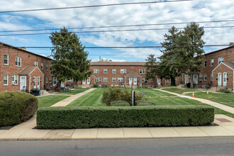 Eleanor Court in Hatboro, PA - Building Photo - Building Photo