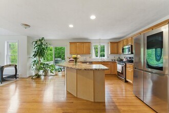 21 Russo Dr in Marlborough, MA - Building Photo - Building Photo