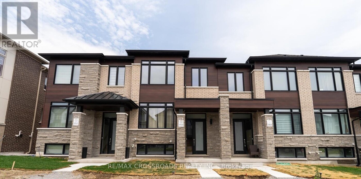 2731 Peter Matthews Dr in Pickering, ON - Building Photo