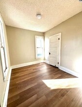 709 E Ave B in Hutchinson, KS - Building Photo - Building Photo